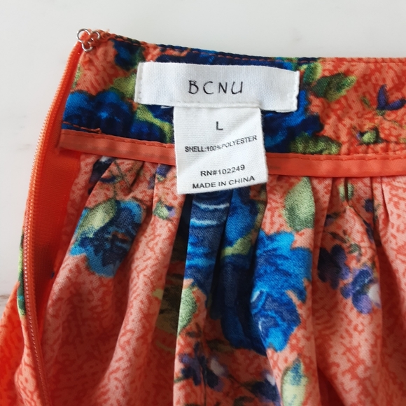 BCNU FLARE ORANGE FLORAL MINI SKIRT SZ L - Picture 5 of 5